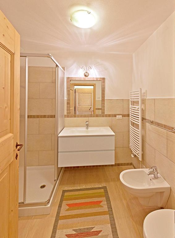 Cesa Melester Campitello di Fassa Room photo