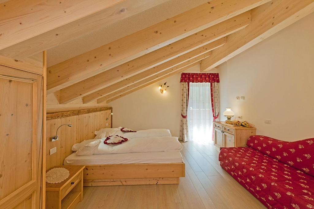 Cesa Melester Aparthotel Campitello di Fassa Room photo