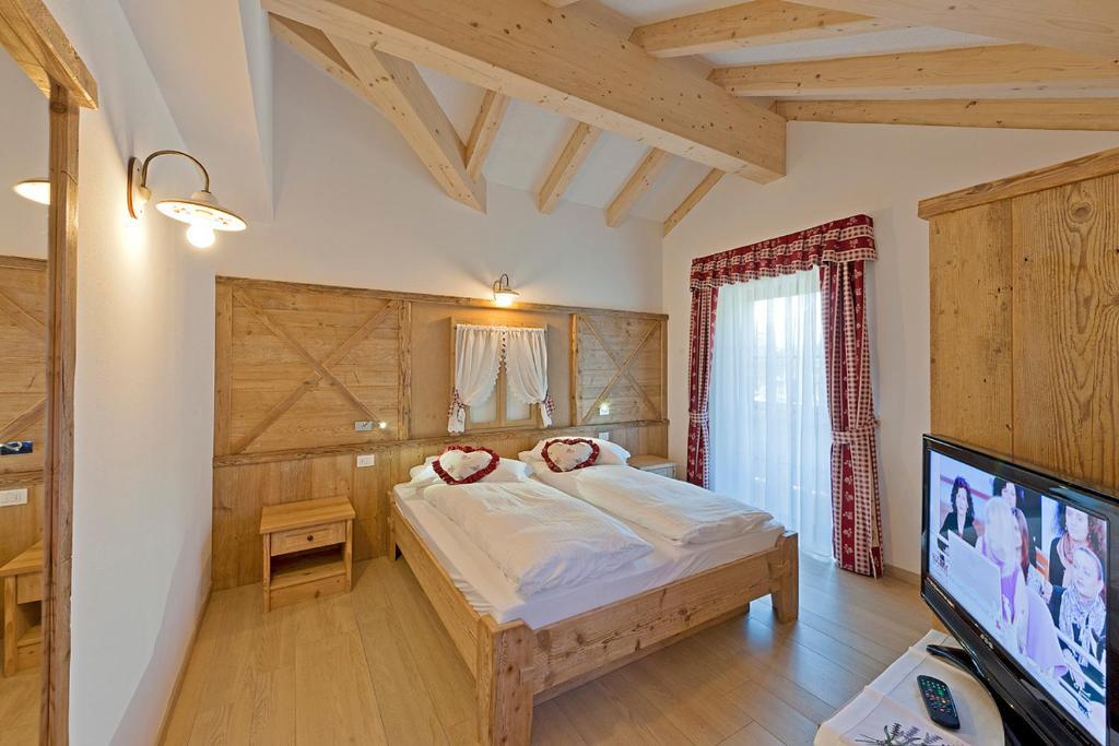 Cesa Melester Aparthotel Campitello di Fassa Room photo