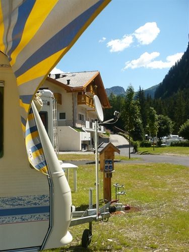 Cesa Melester Aparthotel Campitello di Fassa Exterior photo