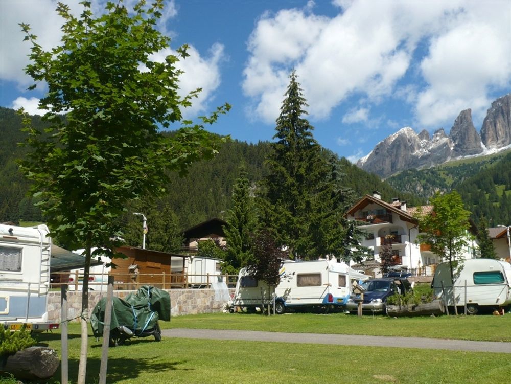 Cesa Melester Aparthotel Campitello di Fassa Exterior photo